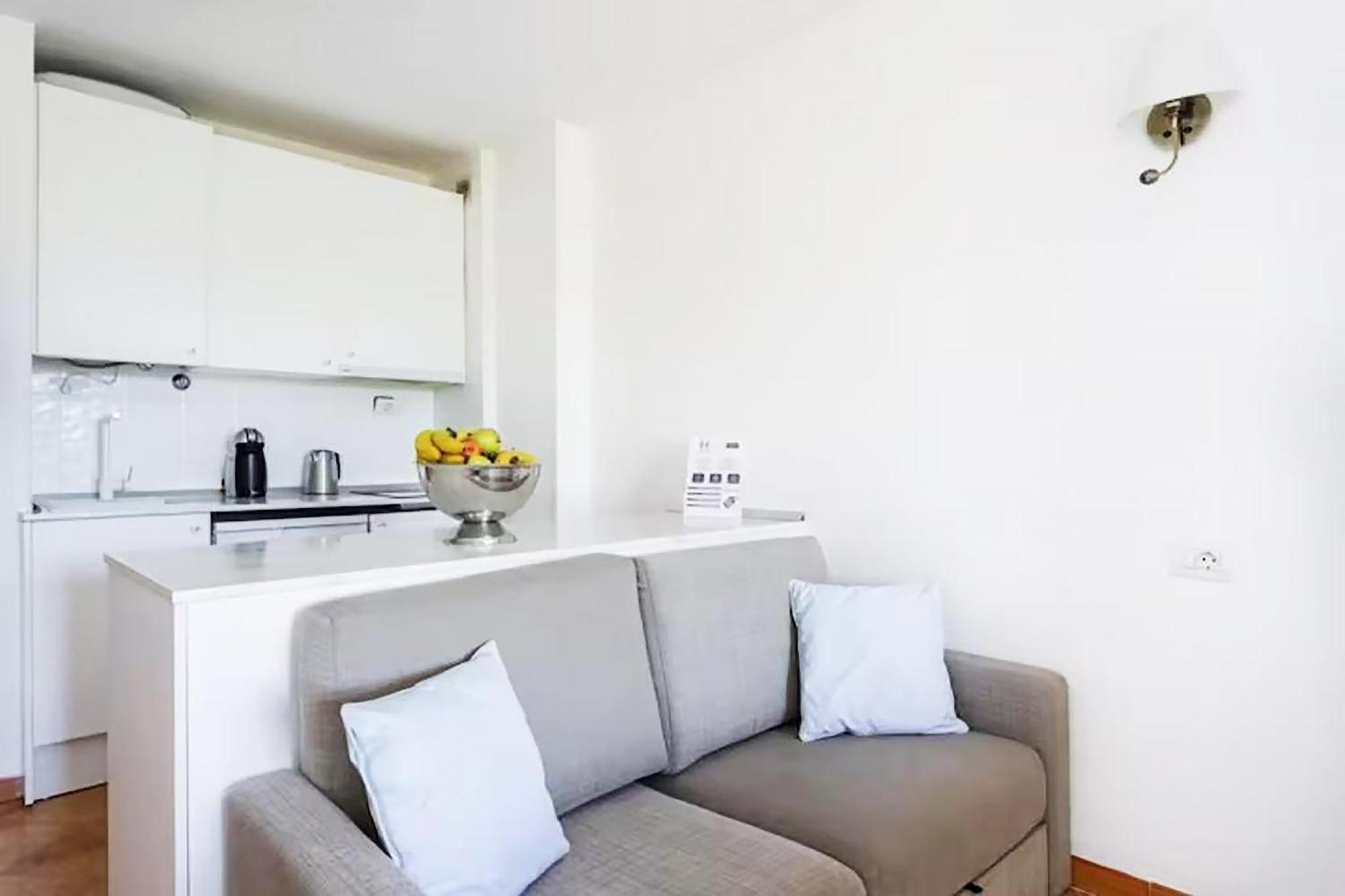 Classbnb - Seafront Studio With Beach View In The Center Of Los Cristianos Лос Кристианос Экстерьер фото